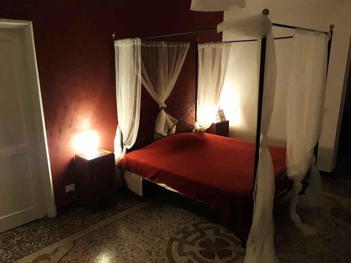 B&B Al Fronte Del Porto Genoa Ngoại thất bức ảnh